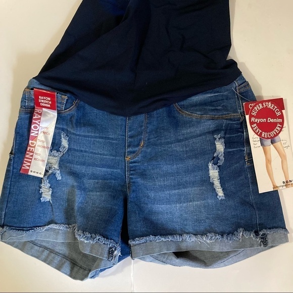 S.O.N.G maternity curvy jean shorts - Picture 4 of 8